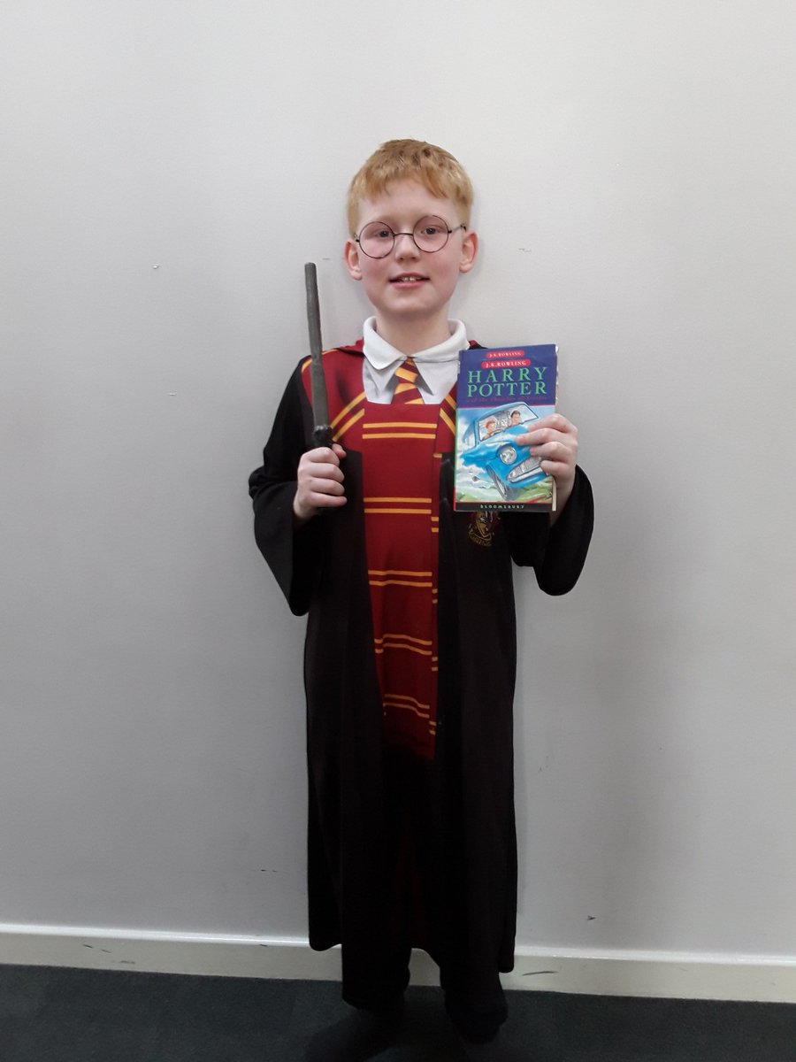 YsgolPenCoch's tweet photo. World Book Day fun and activities....#falconsclass. https://t.co/kliVGqIbOL