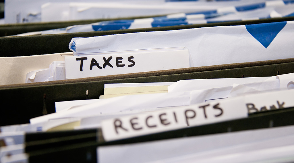 bblewis469's tweet photo. Use these helpful tips and reminders for better planning and less stress this tax season. Learn more: https://t.co/rnD90ZNLE9 https://t.co/67KyLV9lTH