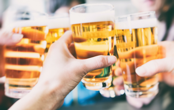 BarCenturion's tweet photo. #ThirstyThursday? Ah go on then... 🍻

We have a great selection of draught lagers, ales and ciders to choose from and more #EmiratesFACup football on our screens for you this evening. The perfect combination! 🙌 ⚽️ #Newcastle https://t.co/Ur3HxggElQ