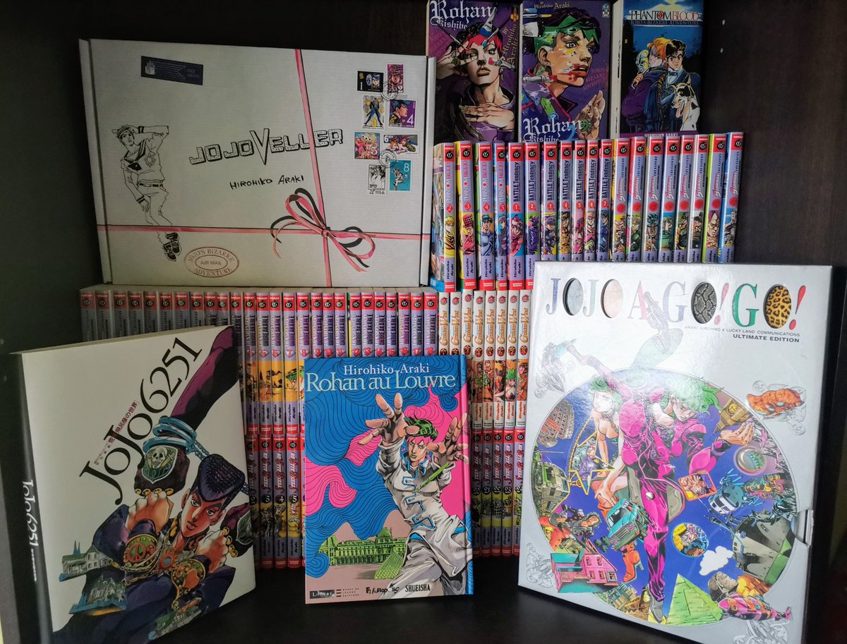 __kamyar_'s tweet photo. Voilà la Jojotheque complète + les 3 plus gros artbook de Jojo, je suis heureux. https://t.co/VnKujwi0XU