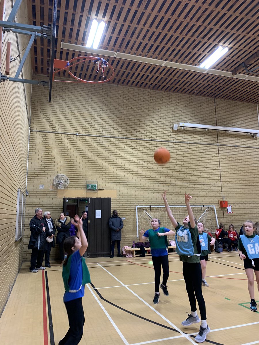 TickfordPark's tweet photo. A HUGE well done to the year 3/4 netballers who competed tonight at Ousedale. Team TPPS 2 placed third ๐ฅ and Team TPPS 1 came first ๐ฅ A fantastic result for Tickford Park! Well done to Abi who was named player of the tournament ๐๐ป #TP4PE #TP4Sport #TeamTPPS https://t.co/FJmMWBb6bZ