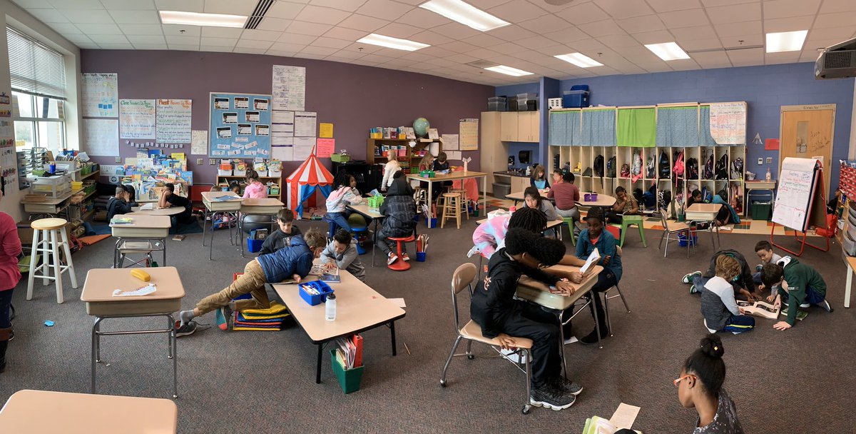 ARES_MrsDP's tweet photo. Buddy reading with @BCESPerez ‘s class!! #track1 #1moredaytiltrackout 📚🤗 https://t.co/XH5n9AsZvY