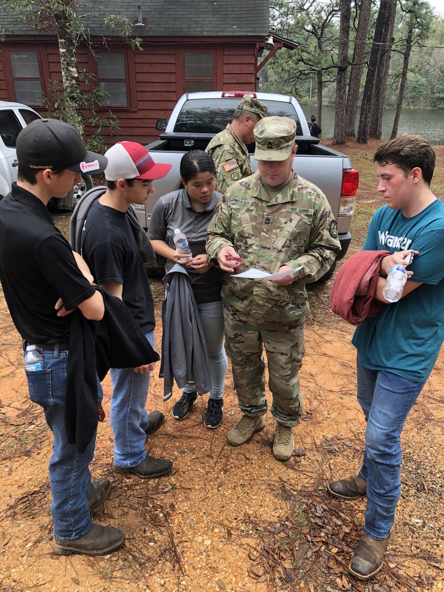 CitronelleT's tweet photo. MSG Brasier giving last minute instructions to the Wildcat Cadets for Land Navigation Competition at Scoutshire Woods!!! #ccatrocks #wildcatnation #learningleading https://t.co/Ur9P1oIwzw
