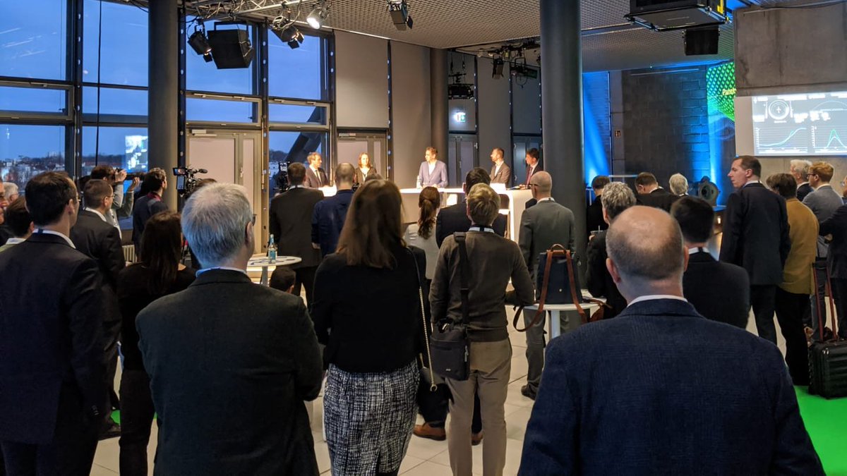 TenneT_Germany's tweet photo. "Das war wir brauchen ist ein systemisches Denken.", so @TMeyerjurgens in der Paneldiskussion "Stand der Energiewende und aktuelle Entwicklungen" mit @Johann_Saathoff, @Ingrid_Nestle & Mark Helfrich beim TenneT #Technikdialog im @Technikmuseum_B in #Berlin. #futureatgrid https://t.co/4t5B2nfznE