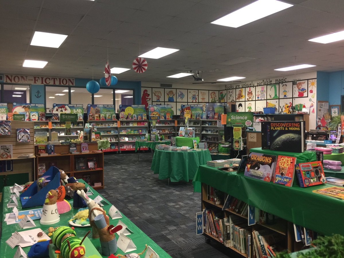 wre_library's tweet image. JOIN OUR FAMILY NIGHT TONIGHT 5-7PM ⁦@PickettPioneers⁩ Thanks ⁦@PickettPta⁩ for providing refreshments! STEM NIGHT, BOOK FAIR, GT Showcase, #PhysicsCircus &amp;amp; much more to buzz about #familynight #GISDLibraries #SupportOurPioneers #GISDproud