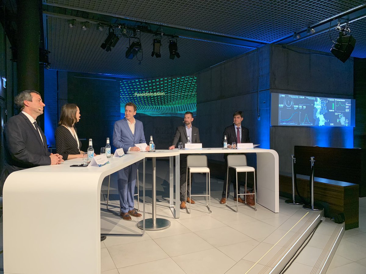 diewegmeister's tweet photo. Spannende Paneldiskussion mit @Johann_Saathoff, @Ingrid_Nestle, Mark Helfrich und Tim Meyerjürgens beim TenneT #TechnikDialog im @Technikmuseum_B in #Berlin. #futureatgrid @TenneT_DE @diewegmeister https://t.co/QabyLknC6p