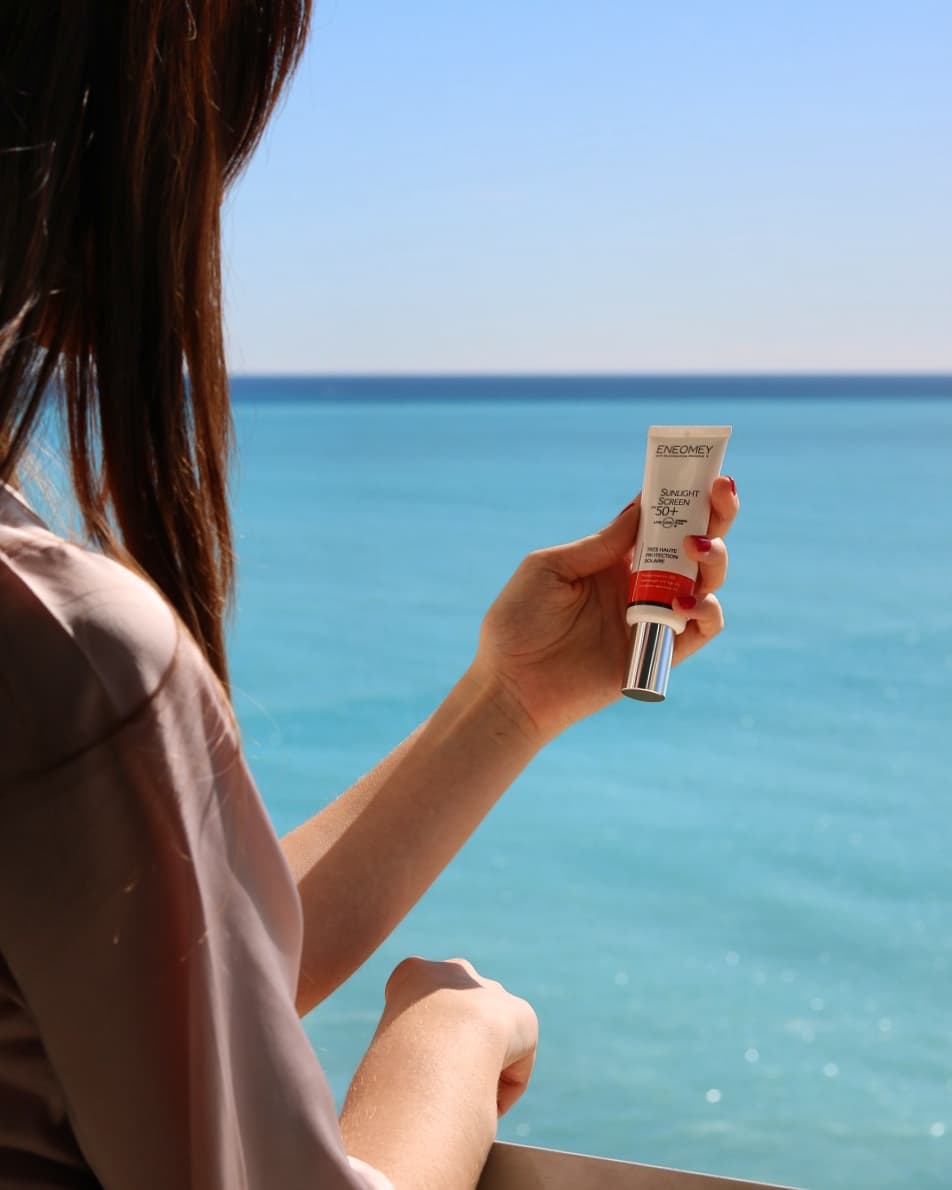 anaispollet1's tweet photo. Pour ce #JeudiPhoto, un cliché de notre #shooting d'hier pour la marque @eneomey à l'hôtel West End à #Nice06 sous le soleil delà #CotedAzurFrance https://t.co/h4TiSqnvz2
