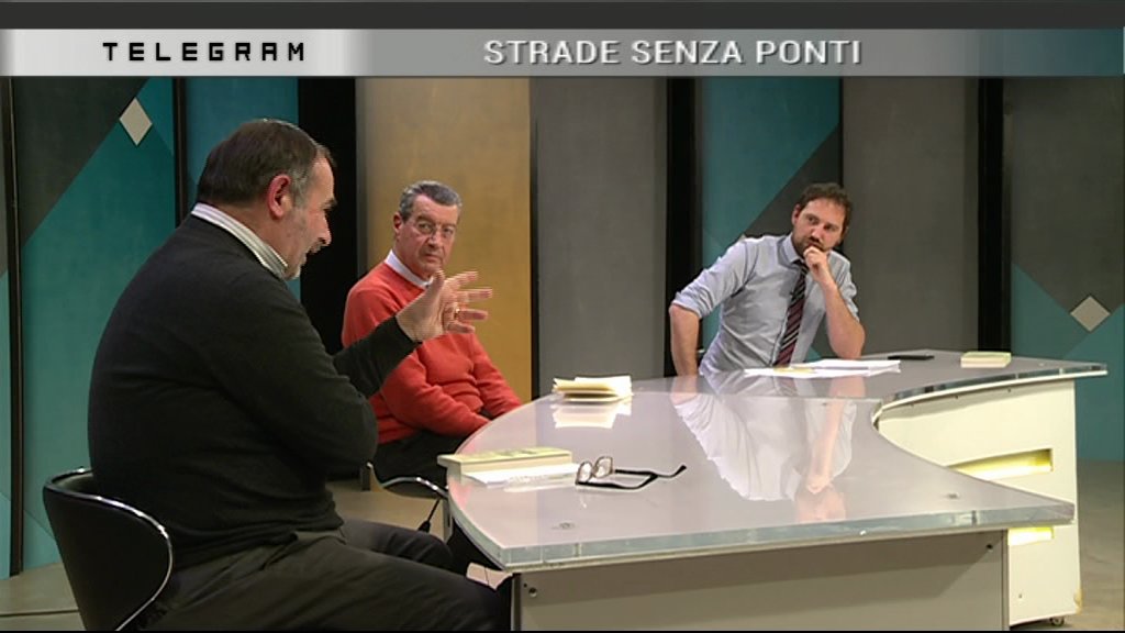 Firenzetv's tweet photo. Tra poco a Telegram lasciamo il coronavirus, e parliamo di un'altra emergenza: #Lesbo #Turchia e la nuova crisi dei #migranti. Con @MartinixFirenze e @VanninoChiti, autore del libro "Le religioni e le sfide del futuro". Dalle 19.35 #ch96 https://t.co/b7K07IgzBa