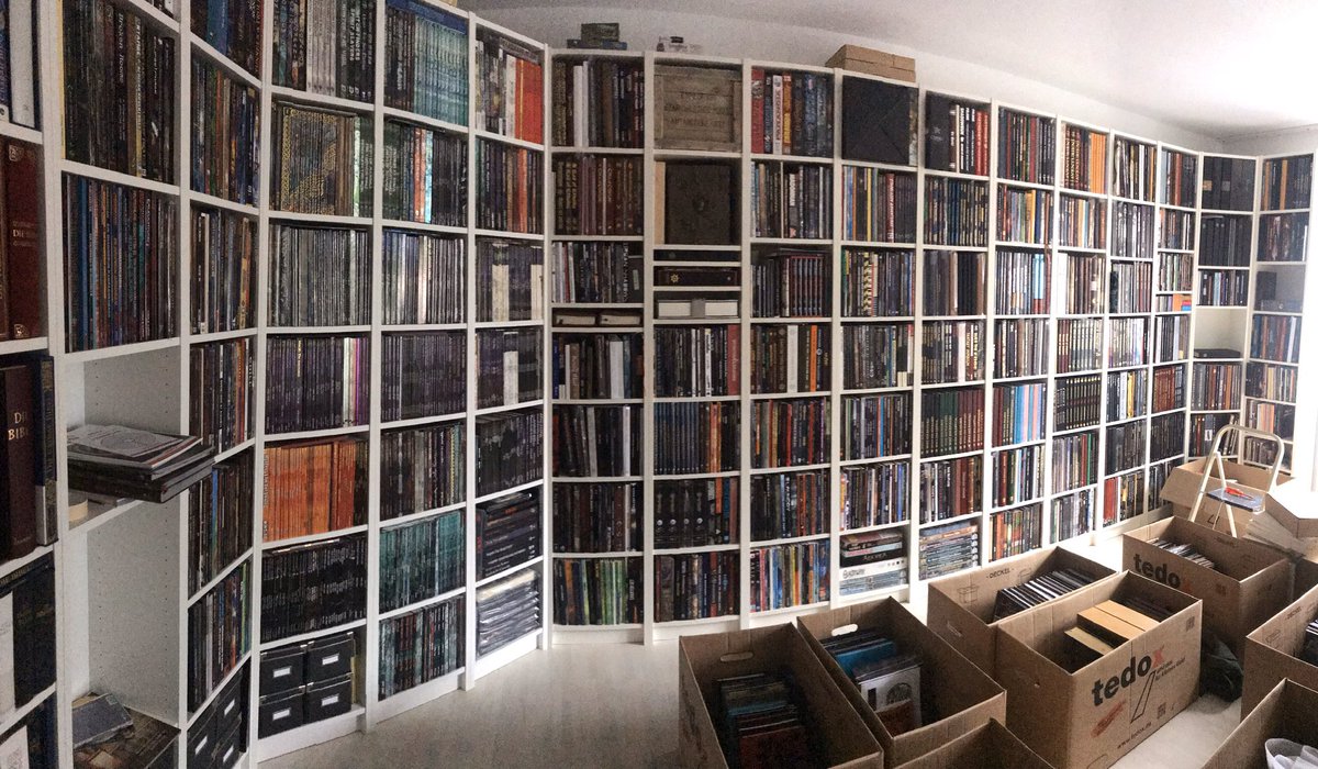 RPGDeluxe's tweet image. 😍😜😈 Yeah! #shelfrighteous #collector #RPGNerd