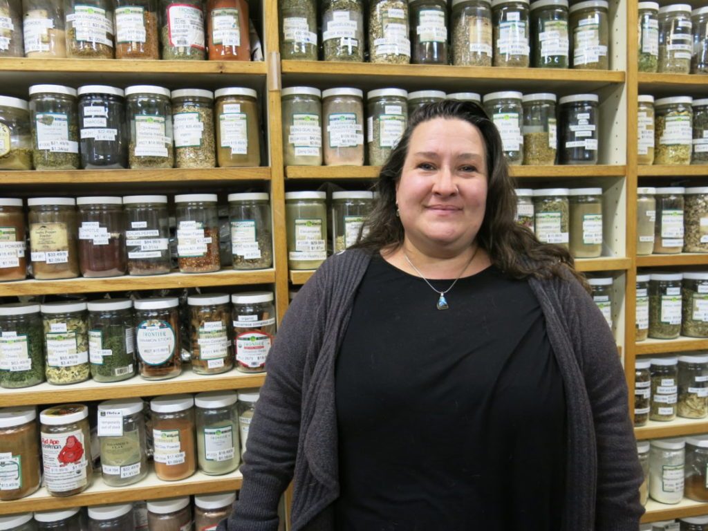 FrenchBroadCoop's tweet photo. Working Herbs Into Your Diet https://t.co/HL9abXhO8H https://t.co/2u94axTtab