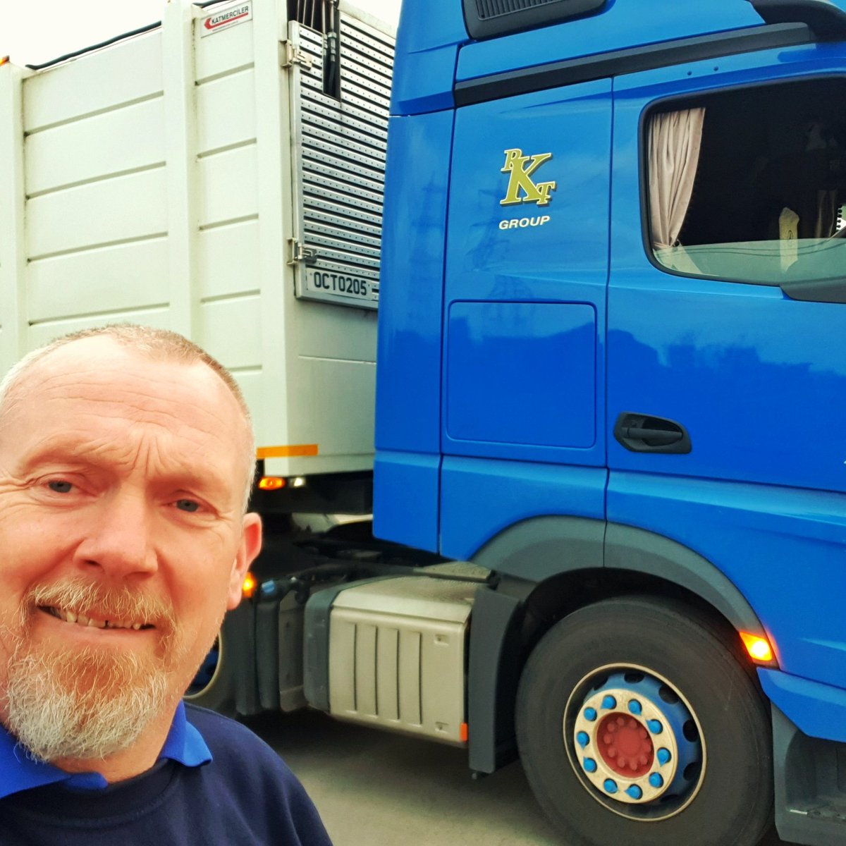 One Goliath dropped off and another picked up, heading to bonny Scotland delivering to Olleco, here we go then 👍🏴󠁧󠁢󠁷󠁬󠁳󠁿 @CW_Commercials @MercedesTruckUK <a href="/RT_Keedwell/">R T Keedwell</a>