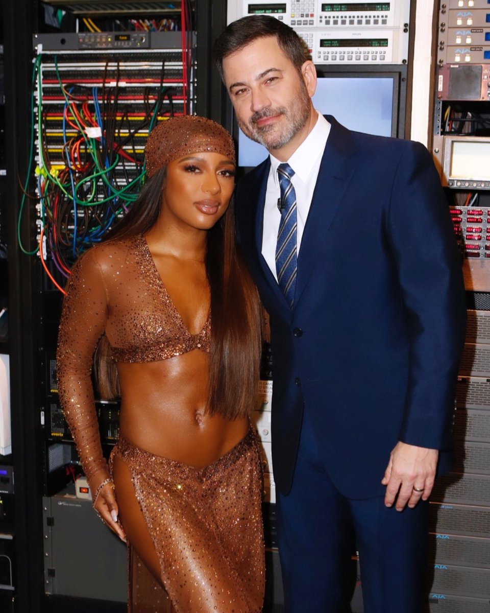 VictoriaMonet's tweet photo. 🤎🐆✨ @jimmykimmel 🥂 https://t.co/yRT9I2nUfg
