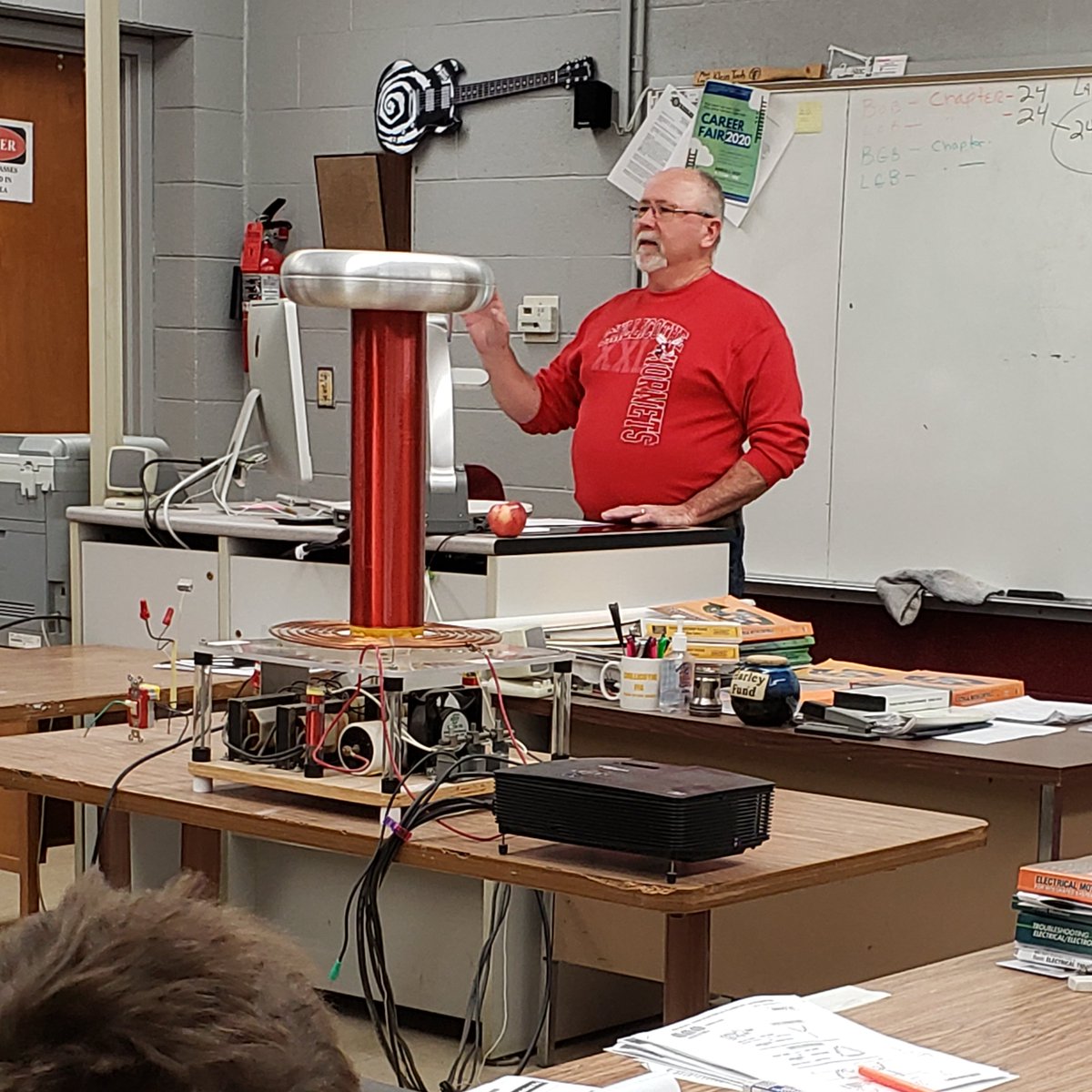 BizTech_grts's tweet photo. @grandrivertech ♥ our Partners in Ed w/ @egotthornets. Thanks Mr. Harrington for the electricity lesson. FYI #hornetsr2--N Tesla (1856-1943)  invented the first alternating current (AC) motor and developed AC generation and transmission technology. https://t.co/3SUQC1zK34