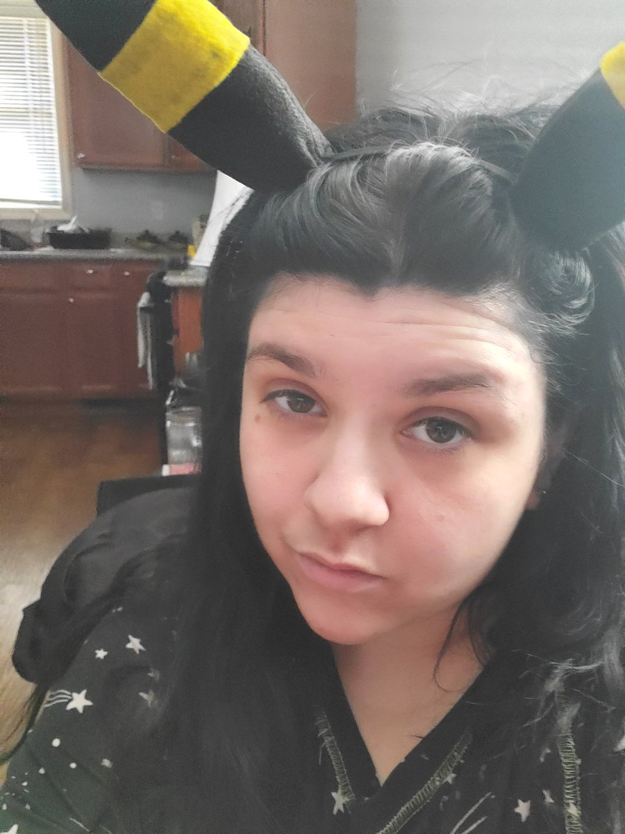 ValkyrieOfRage's tweet photo. My #tekko2020 cosplay so far small things to mend but so little time 😭😂 #cosplay #pokemoncosplay #Umbreon @TeamTekko https://t.co/LKcuDxkrNK