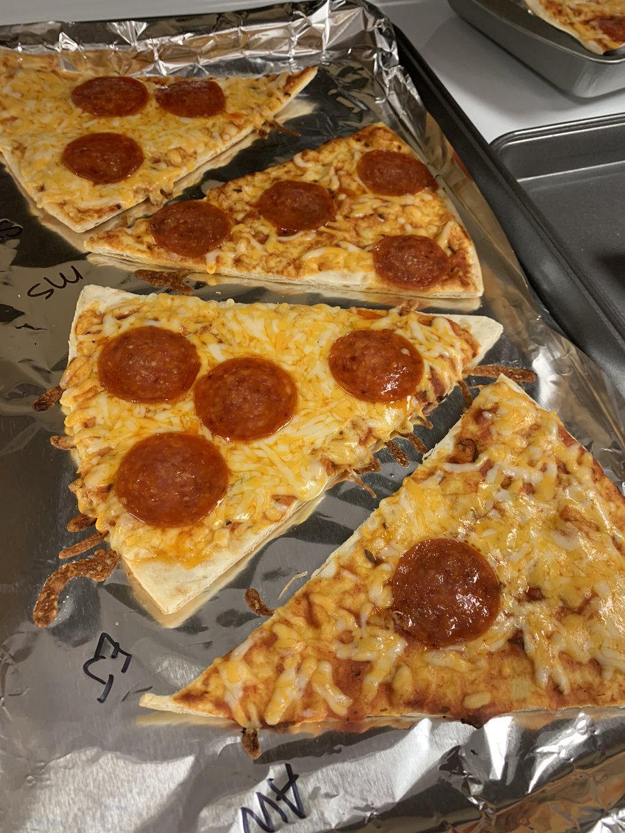BloominKinders's tweet photo. Bringing how-to writing to life: how to make a pizza @howard_huskies https://t.co/LUFKSqhOZZ