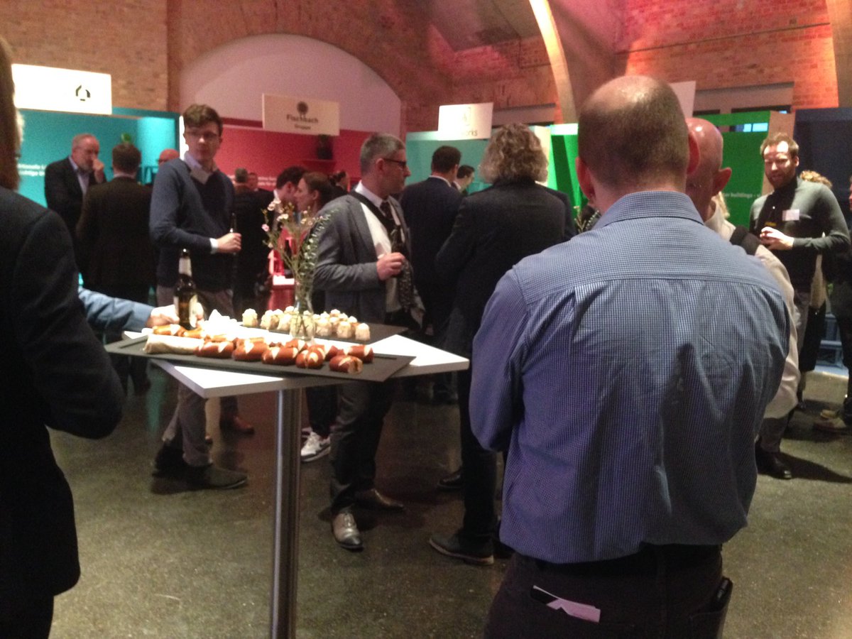 EnergiesprongDE's tweet photo. Der Nachmittag gehörte den Workshops. Sanierungsfabrik der Zukunft, Konzeptoptimierung mit Vorreitern Bau&amp;Wohnungswirtschaft, Energiesprong für Newcomer &amp; regionale Verankerung. ❤️Dank an alle  #NetZeroNow Gäste, Speaker, UnterstützerInnen für die tolle Atmosphäre! Jetzt: Party! https://t.co/Xf87isA4Lk