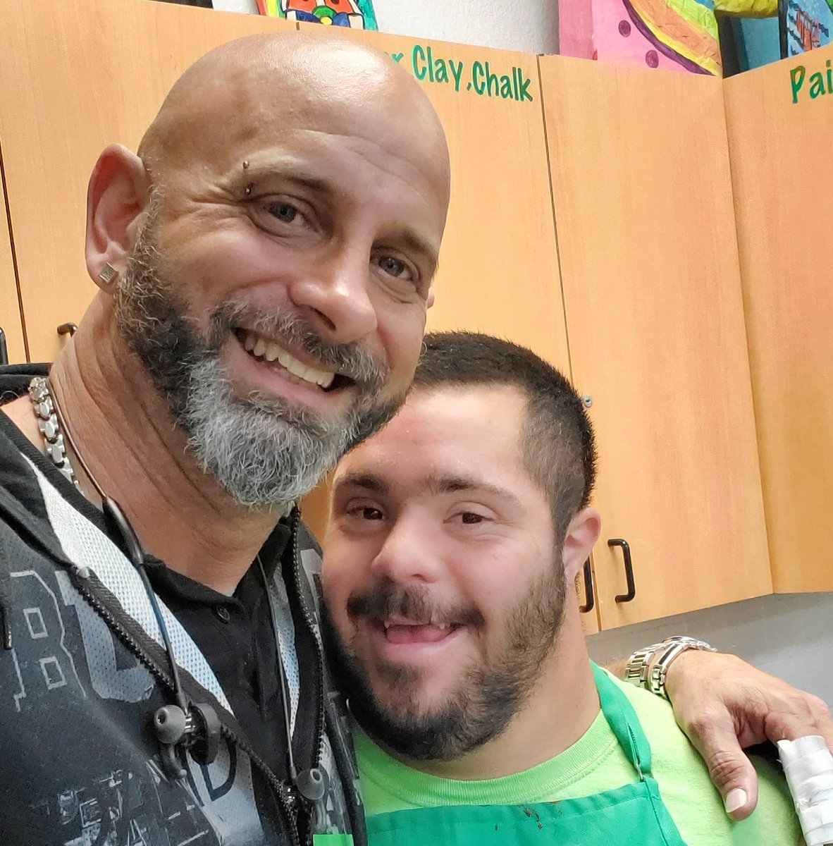 We can learn so much from this man. Pure heart, absolutely no judgment, speaks exactly what's on his mind, but the most amazing thing is that to him the world is a beautiful loving place. Loved visiting the @wowcentermiami #MarlowRosado #Salsanimal #boricua #MomentsThatMatter