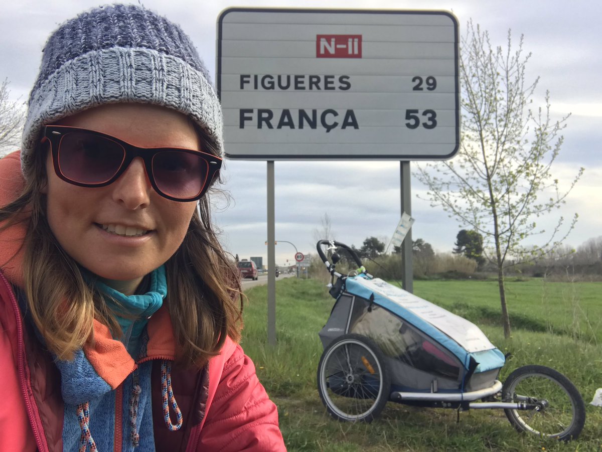 VioletteDuval2's tweet photo. Attention on arrive ! Retour en France le 9 mars ! 🤙💪🇫🇷 6000 km à pied pour la fibromyalgie. On en parle? @brutofficiel @KonbiniFr @Demotivateur @Loopsidernews @TCurin @LeMagDeLaSante @Qofficiel @EliseLucet @cliquetv @TF1LeJT @francetvsport @7a8 @Cyrilhanouna @harryroselmack https://t.co/Q3DNiNzPRQ