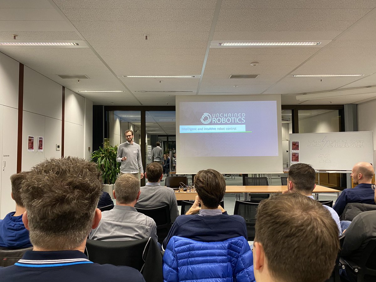 SICPaderborn's tweet photo. Herzlich Willkommen zum IT-Flash Paderborn #11! Wie immer gibt es Vorträge zu aktuellen #IT-Themen. Den Auftakt macht @UnchainedRobot1 über #Roboter, #Kamera- und #3D-Technik zur Objekterkennung in der #Produktion. #itflash https://t.co/hcoB4Y6lSs https://t.co/GJTofgMkhz
