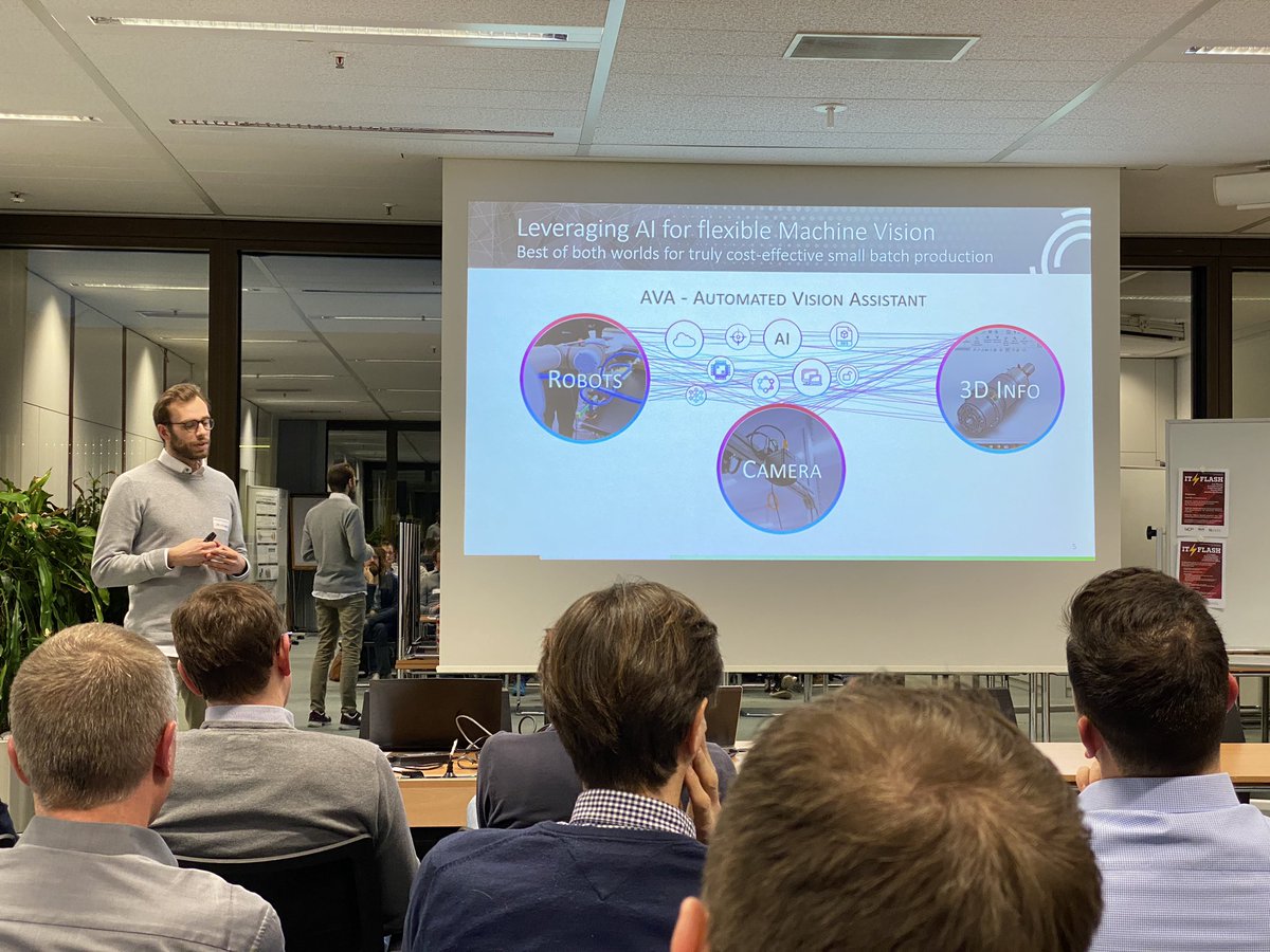 SICPaderborn's tweet photo. Herzlich Willkommen zum IT-Flash Paderborn #11! Wie immer gibt es Vorträge zu aktuellen #IT-Themen. Den Auftakt macht @UnchainedRobot1 über #Roboter, #Kamera- und #3D-Technik zur Objekterkennung in der #Produktion. #itflash https://t.co/hcoB4Y6lSs https://t.co/GJTofgMkhz