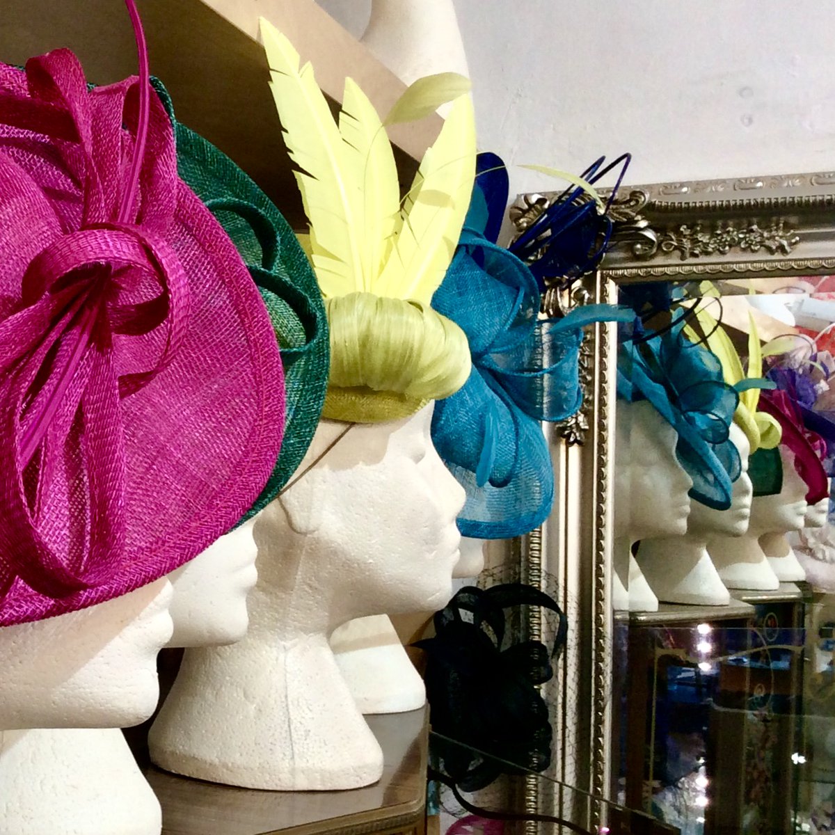 Fabhatrix's tweet image. Beautiful #handmade #hats to add a bit of happiness to the #bigday @fabhatrix #hatshop 
#colourpop #colour #hatinator #fascinator #bespoke #millinery #wedding #motherofthebride #motherofthegroom #occasion #gardenparty #horseraces #celebration #vintagecabinet #vintagemirror