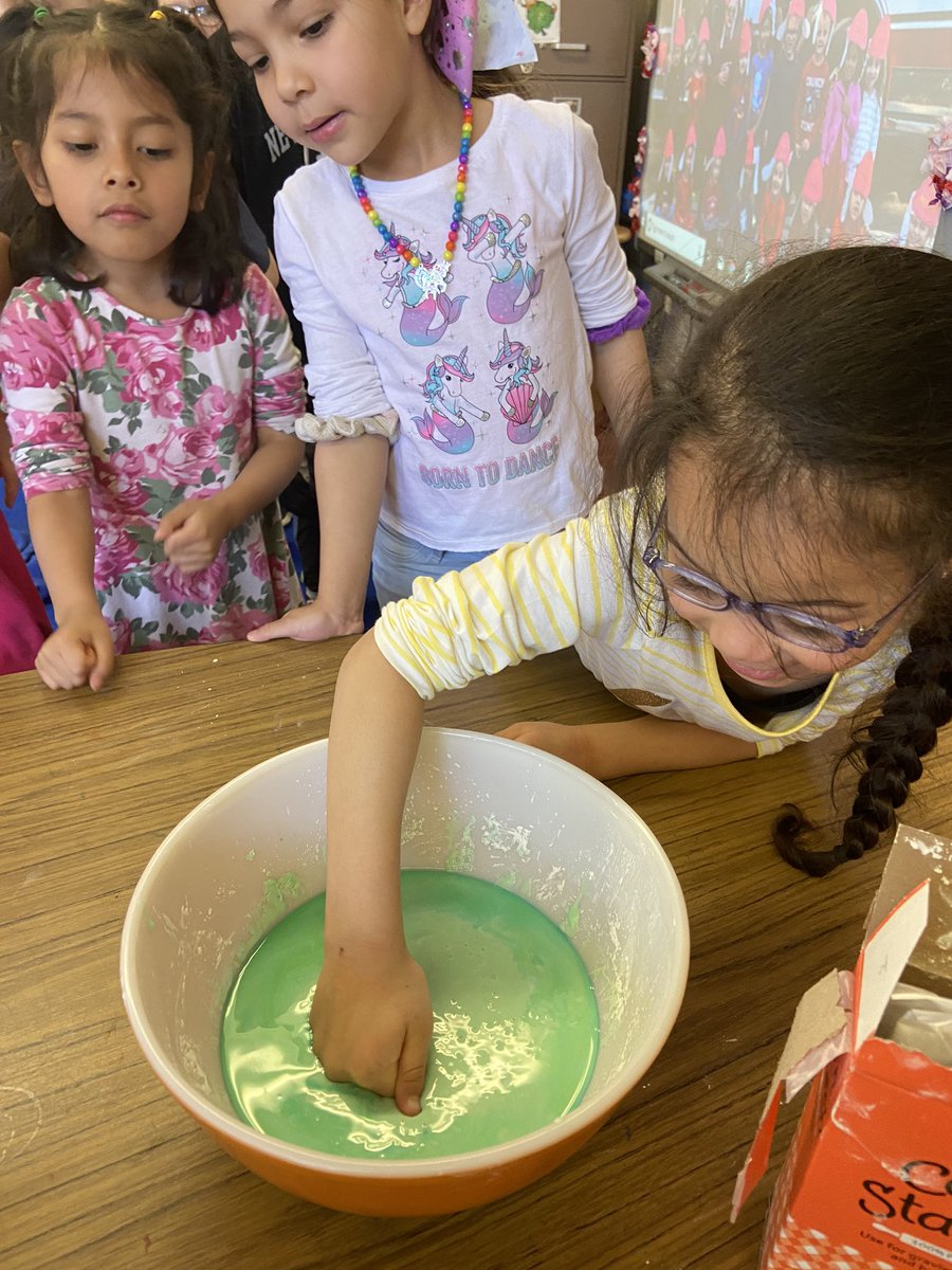 LabrosseKristy's tweet photo. Oobleck is always a favorite during Dr. Seuss week! Is it solid? Is it liquid? You decide! #NMUKNIGHT @NMGibbs_NJ #messybutfun #oobleckeverywhere #Kindergarten https://t.co/S1yLhdoHvv