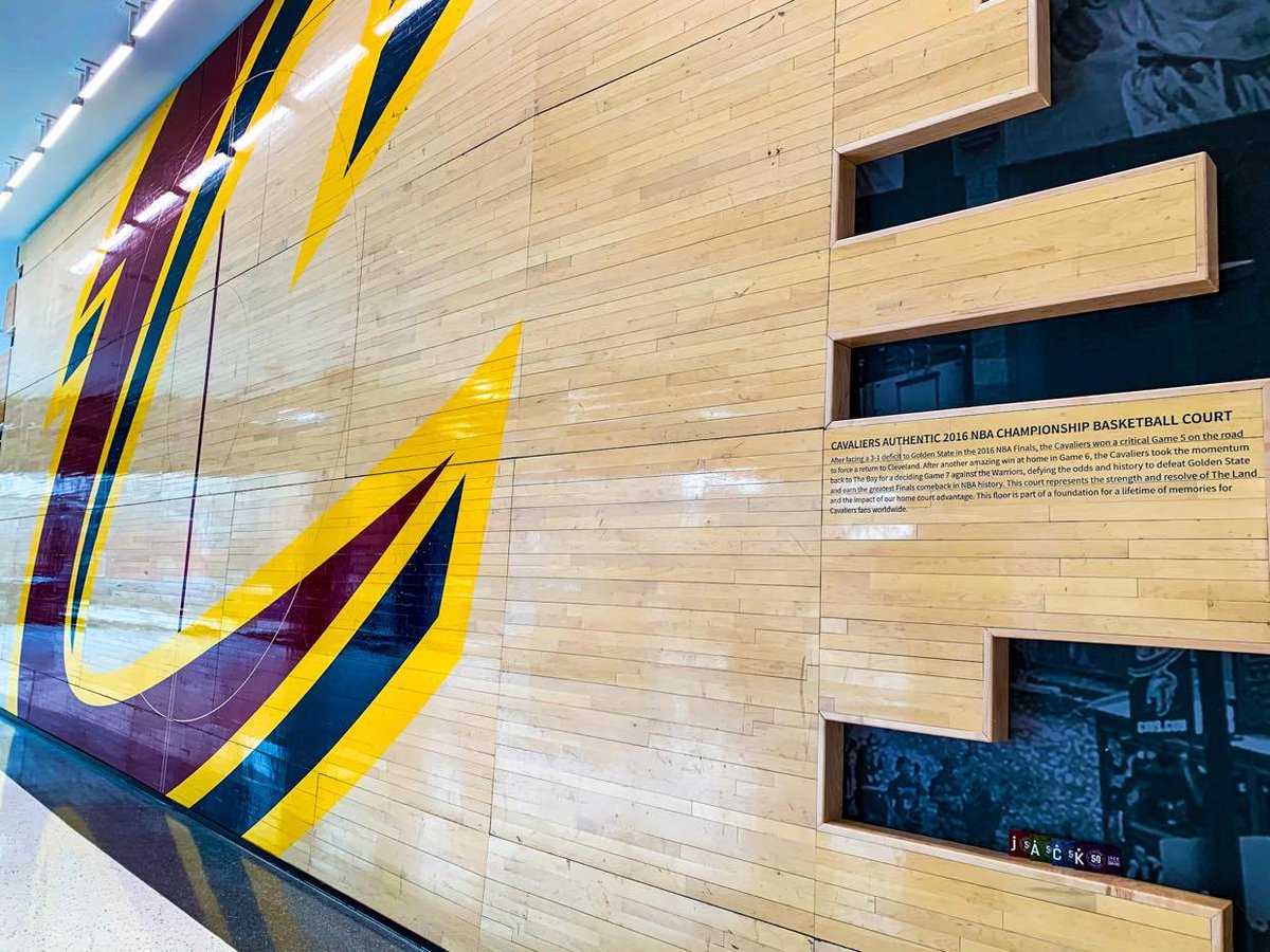 JACKCleCasino's tweet photo. Took our brand new @cavs #ClubJACK cards on a stroll to @RMFieldHouse!

We got to visit the Larry O'Brien trophy, took a pic next to the big "C" in the atrium, and imagined ourselves on display with Cavs jerseys from the past.  What a day. https://t.co/WqX9yyLoHG