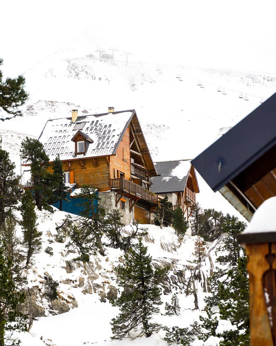 Retour de la neige cet après-midi ! Les prémices d'une belle chute?
#lapierresaintmartin #skiavecvue #npy #BearnPyrenees #pyreneesbearnaises #pyrenees #paysbasque
