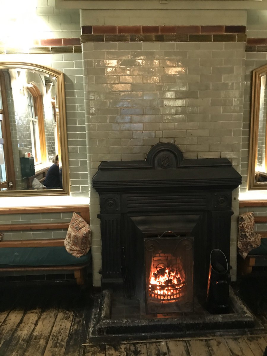 charles_manners's tweet photo. Lunch @Barterbooks in #alnwick wonderful setting in old railway station, delicious and new ice cream shop https://t.co/mbuEQ45alr