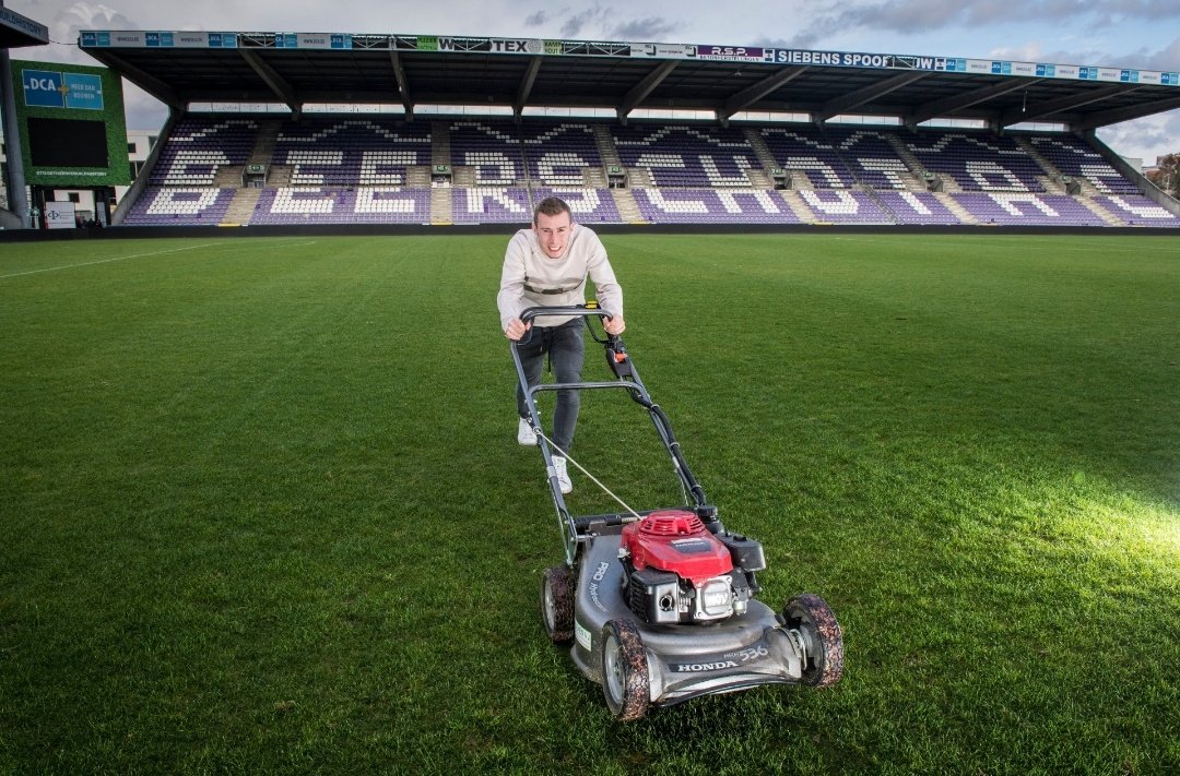 Voor al uw tuinnoden, groot en klein, moet u bij Tom Pietermaat zijn.