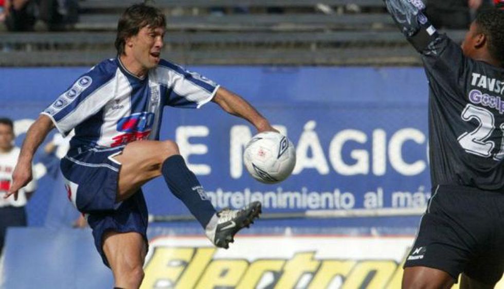 FutComoCancha's tweet photo. ⚽️🎙️ EN VIVO | Luis Romero, ex jugador de Alianza Lima y de Nacional, conversa en exclusiva con @FutComoCancha.
https://t.co/Qlm8W2TPNx https://t.co/QYW29dpPX6