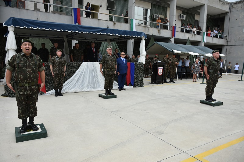cmlexercito's tweet image. Hospital Geral do Rio de Janeiro (HGeRJ) realiza solenidade de passagem de direção do Coronel Médico Alexandre Arthur de Souza Costa para o Coronel Médico Alberto Pereira Oliveira. #1rm #hgerj #cml_eb #exercitobrasileiro 1rm.eb.mil.br/ultimas-notici…