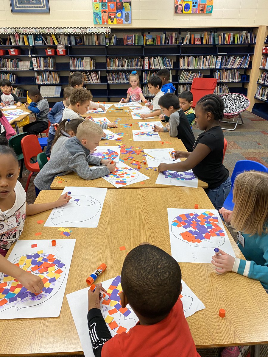 kaheuer's tweet photo. Read #elmer to my kindergarten friends yesterday and today we created him! @PalmerLakeElem @KilJennyPL @MrsWilliamsPL @ISD279 #279libraries #pltweets https://t.co/BbygyU73UK