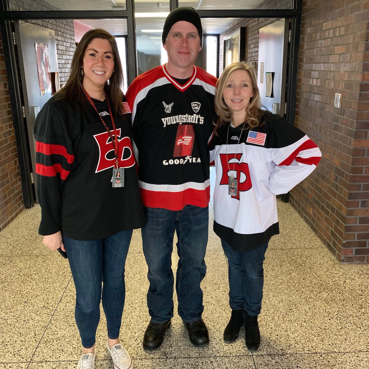 A true #tbt in honor of <a href="/epboyshockey/">EPHS Boys Hockey</a> playing in #TheTourney this afternoon! Let’s Go Eagles! 🦅 #WeInspireEACH #EagleNation <a href="/BrettLobben/">Brett Lobben</a> <a href="/KristinCayo/">Kristin Cayo</a>