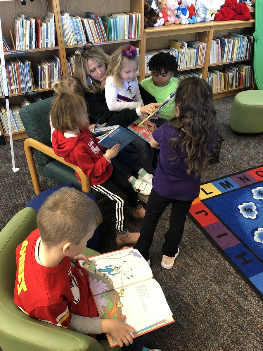 Day 4 of READ Across America at LKE! Books, puzzles, drawing and more! <a href="/bvschools/">Blue Valley Schools</a> <a href="/LKELionsBV/">Lakewood Elementary</a>