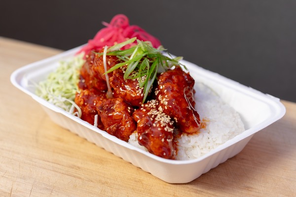 Get your #Korean Fried #Chicken Breast #RiceBowl 🍚 <a href="/seouloftaipei/">Seoul of Taipei</a> 11-2 #Foodeaze <a href="/WeLoveFoodeaze/">Foodeaze</a>. See 📷 menu, review, chat with #foodtruck #foodie @Mobolet 🔗 bit.ly/2FWS2pk