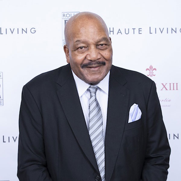 fieldxperience's tweet photo. Former Cleveland Browns running back Jim Brown and his wife, Monique, have been chosen to receive the inaugural fieldXcellence for Community Leadership Award. We couldn't ask for more supportive and approachable mentors! Thank you for all you do for fieldX! https://t.co/TUc7C1DYNG