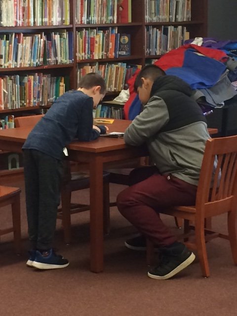 Mwackokpsd's tweet photo. Read Across America - 8th Grade and 3rd Grade Teaming Up!! https://t.co/JqOeyk0Gzy