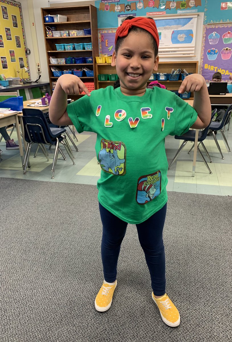 PicconeDanielle's tweet image. This @WestRidgeGreece second grader’s homemade shirt has two very important messages!  #bekind #readeveryday #ReadAcrossAmericaWeek
