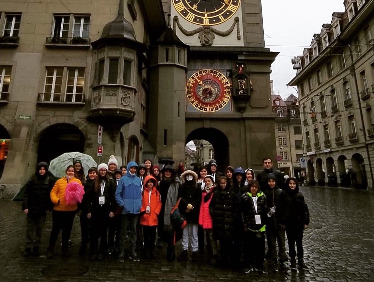 Cern - Disneyland programı kapsamında öğrencilerimiz Avrupa Nükleer Araştırma Merkezi, Bern Parlamentosu ve Zytglogge Saat Kulesi’ni ziyaret ettiler.
