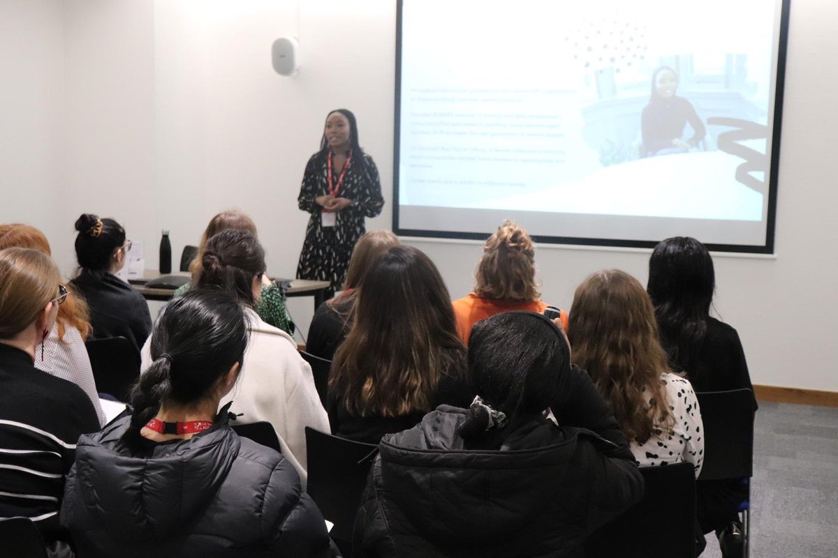 BEIS_Women's tweet photo. Great workshop on intrapreneurship by @LolaOla_ sharing her journey with @HERambition, @OneYoungWorld and #AndSheCan. Everyone in the room left inspired! https://t.co/AnY9qTQnnG