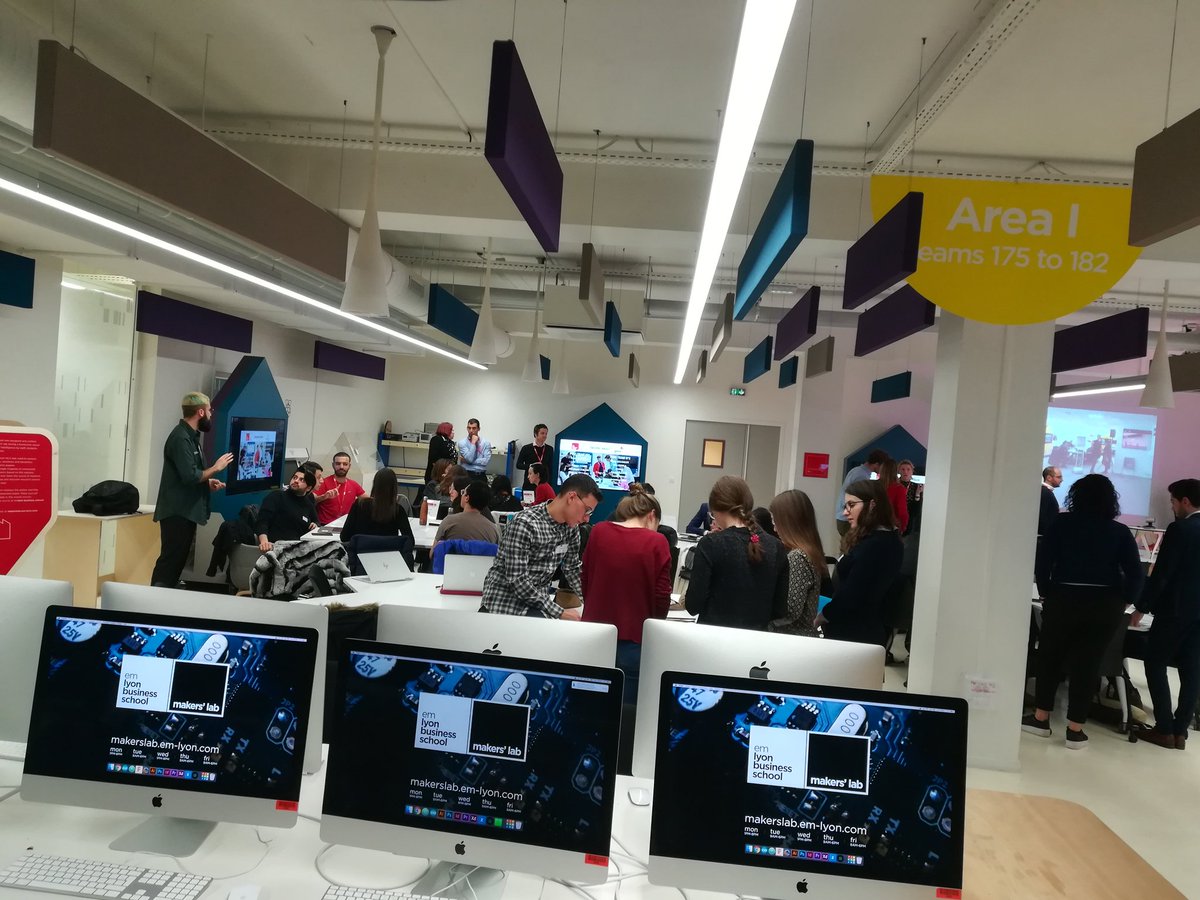 Début du #digital #night et ravis vraiment que nos #earlymarkers et les #employeurs soient présents lors de cette soirée connectée #lyon #paris <a href="/EMLYON/">emlyon business school</a> @emlyon_careers @BenoitLoeillet <a href="/marcperennes/">Marc Pérennès</a>