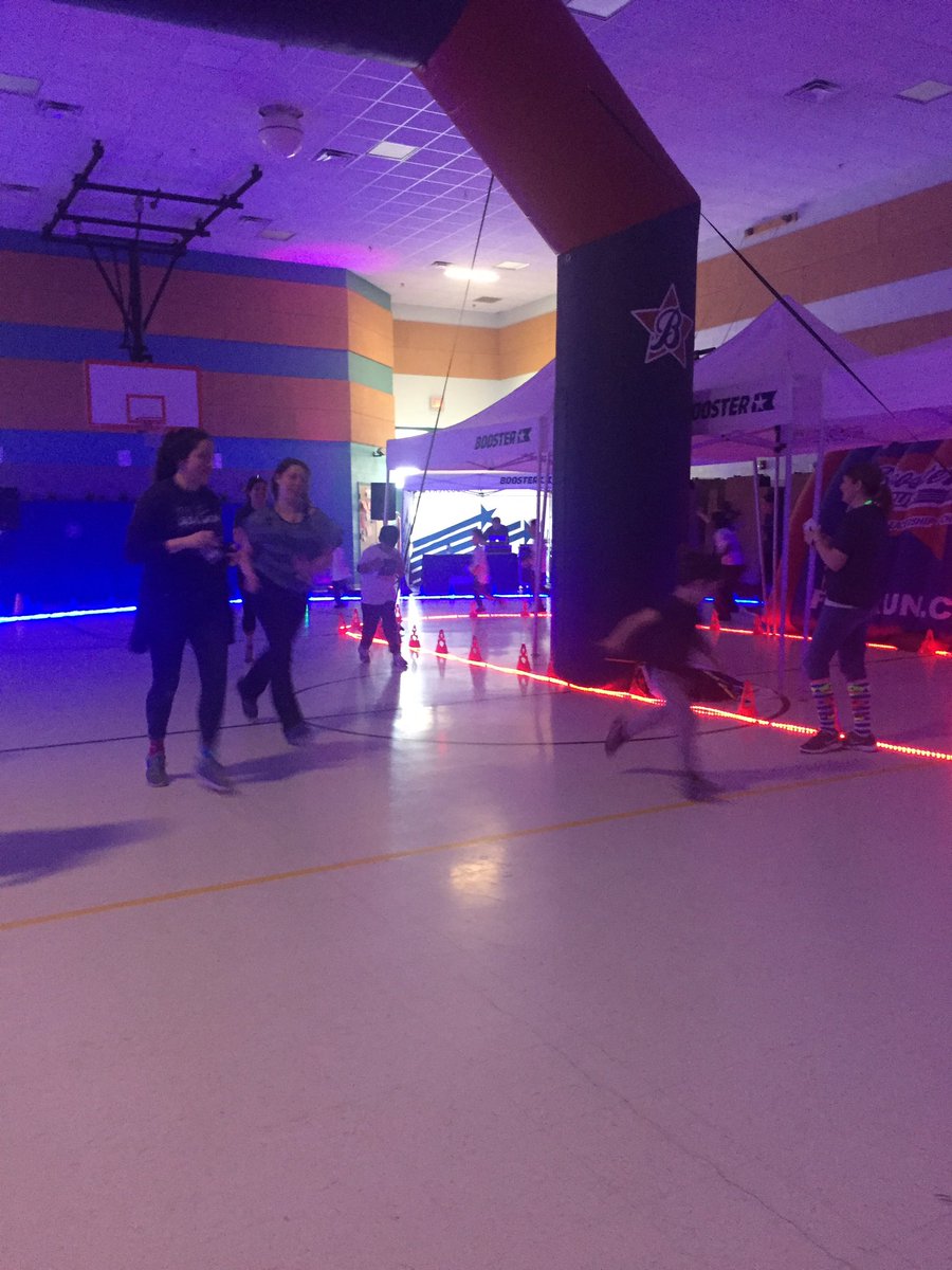 classactexplore's tweet photo. SO much fun at our Glow Fun Run today! #championcheetahs #AutToBeHere @CPES_Cheetahs @PWCSNews #pwcsOSEproud 🧩🐆💜 Thank you Boosterthon for making it sensory sensitive for our friends to participate! https://t.co/6J1nOsaiiO