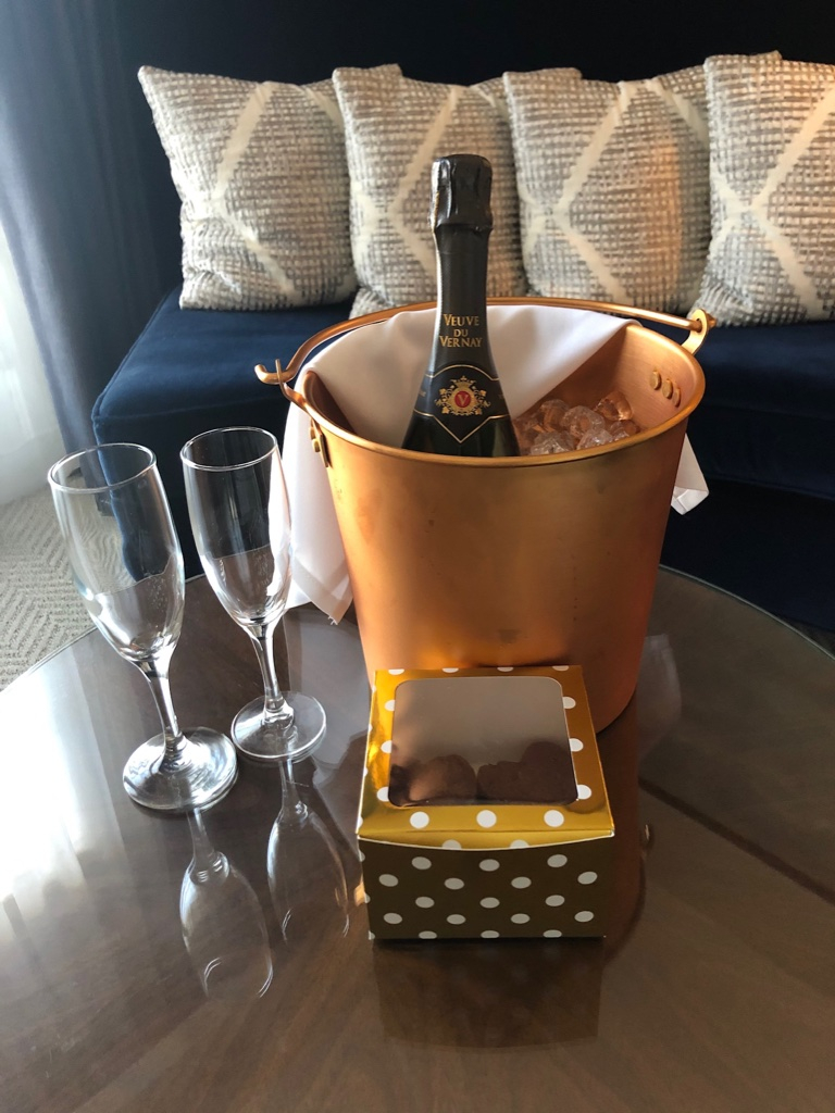 ChancellorsMS's tweet photo. Valentine's Day was a smash at Chancellor's House - make sure to let us know if you're celebrating a birthday, anniversary, or other special occasion when you stay with us! #ChancellorsHouse #VisitOxfordMS https://t.co/TOGCrfNGHW
