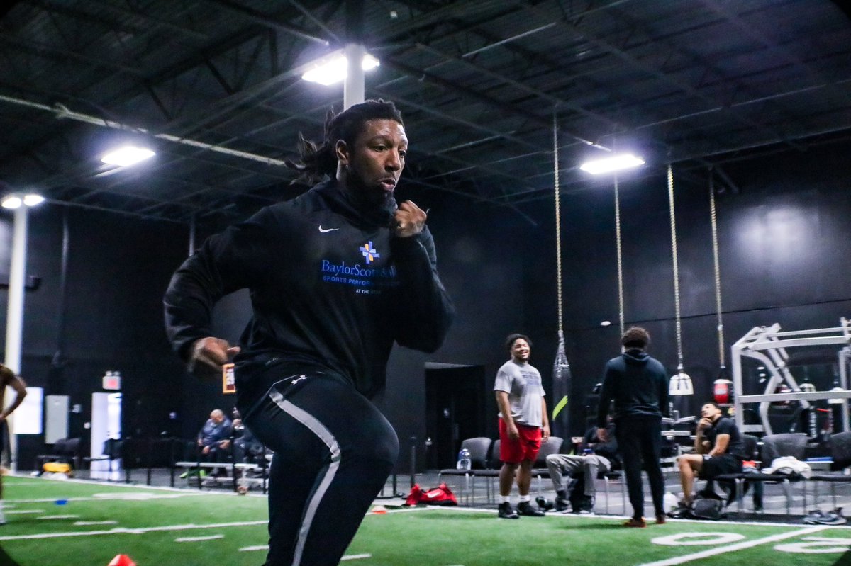 E1iteSportsAca's tweet photo. NFL Off SZN! 🏈💰
@dj_BluMajik | @joeyivie |@MilesPate_ 
@isaac_nauta | @Bud_Dupree https://t.co/eGbuw3mb5G