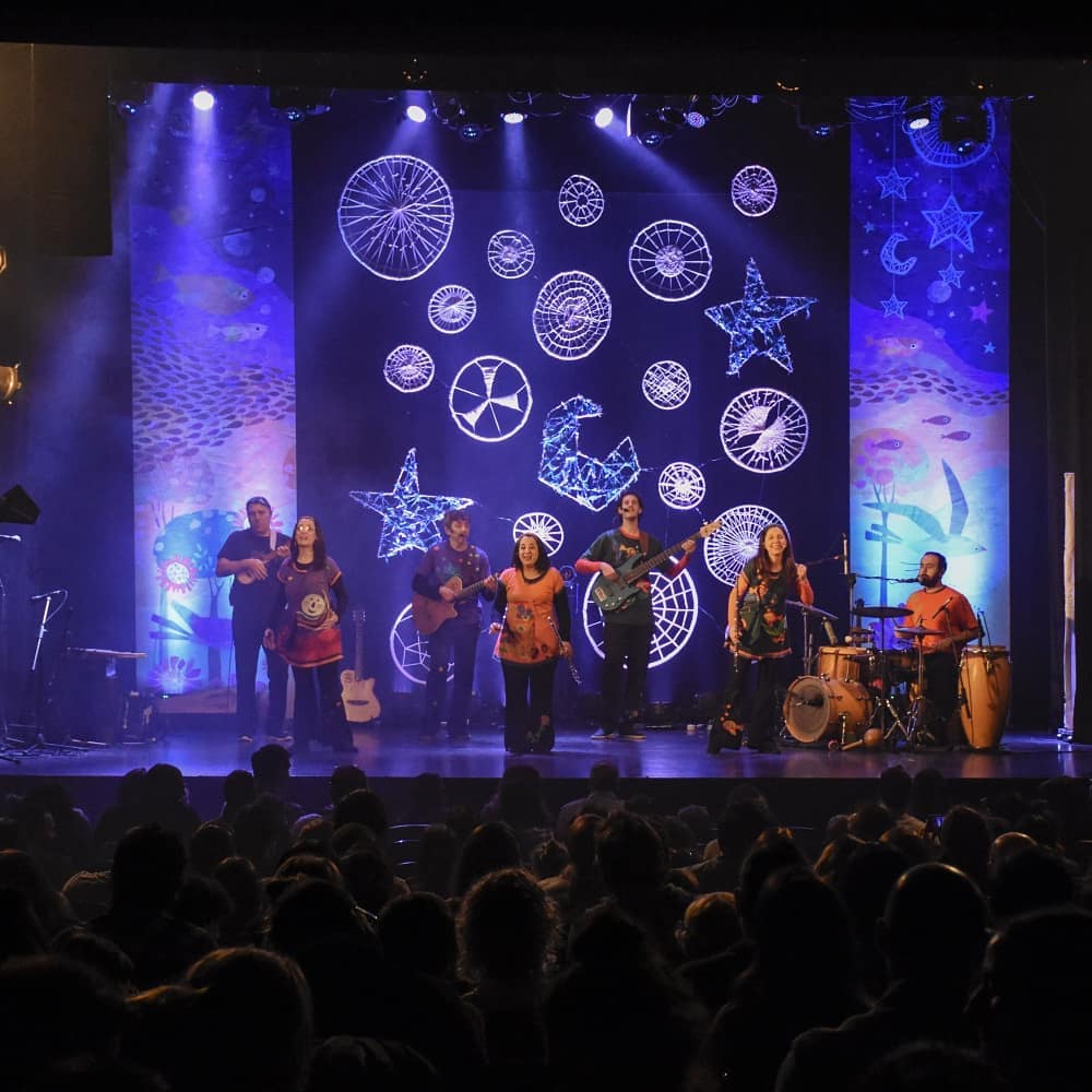 TicketekChile's tweet photo. 👦👧 Con un espectáculo para grandes y pequeños llegan el 19 de abril al @TeatroNESCAFE los grandes artistas infantiles #Canticuénticos para divertirte con el más variado cancionero infantil 🎶 Asegura tus tickets en 🎟👉 https://t.co/ouquHNRUfB https://t.co/vfNsrucbDC