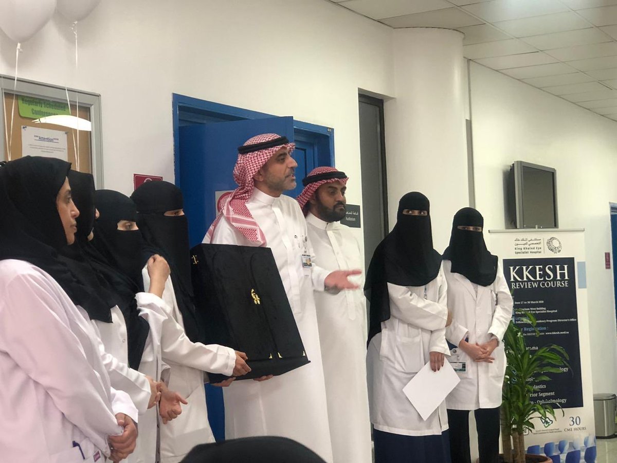future_vision30's tweet photo. ليس من فراغ تبزغ النتائج الجيدة
كل إنجاز يختبأ خلفه جهد حقيقي ودعم وتصمي��
وبالأمس أطل علينا الدكتور عبد العزيز @AzAlRajhi مشيدًا بفريقنا ومحتفيًا بتحقيق النادي لجائزة النادي المتميز .
لكننا فعلًا لم نكن لنحقق ذلك إلا بوجود قائد مثله، قائد يؤمن بأهمية تطوير مهارات موظفيه. https://t.co/5Zn5Q0BrQr