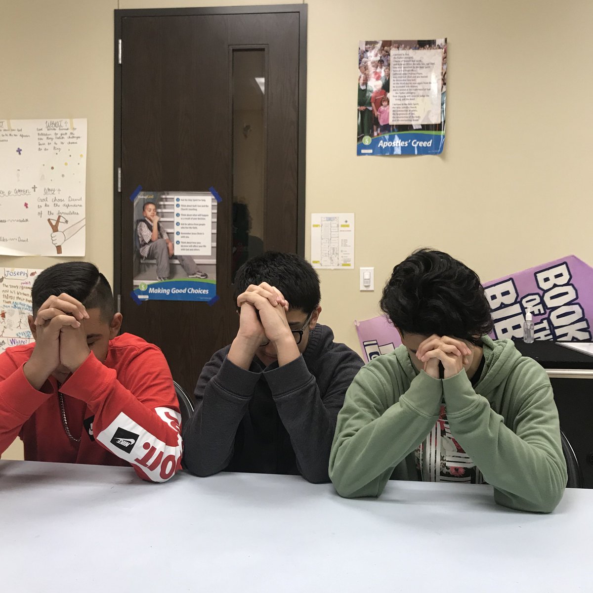 SAMyouth's tweet photo. #HolyPeople #Prayer #7thGrader prayers for good life and after life! #lifeontheEDGEatSAM #loveyourneighbor https://t.co/F9jkXAgywn