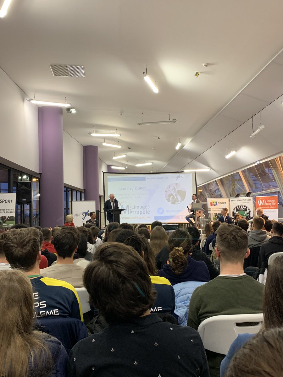 bde_staps_uge's tweet photo. 👨🏫 Le @bde_staps_mlv est présent à la plénière d'ouverture du #CongresAnestaps
🤗 Ce moment permet de lancer officiellement l'événement
😇 Merci au @LimouziStaps et l'@ANESTAPS pour ce Congrès qui va permettre au réseau de montrer en compétences
#ANESTAPSLife #bdestapsmlv https://t.co/MB7LIMBY7Y