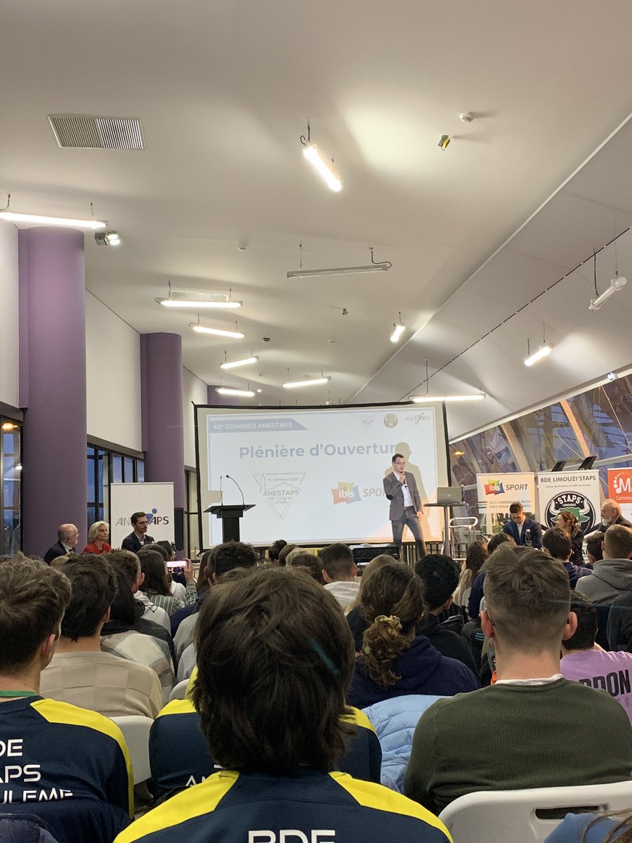 bde_staps_uge's tweet photo. 👨🏫 Le @bde_staps_mlv est présent à la plénière d'ouverture du #CongresAnestaps
🤗 Ce moment permet de lancer officiellement l'événement
😇 Merci au @LimouziStaps et l'@ANESTAPS pour ce Congrès qui va permettre au réseau de montrer en compétences
#ANESTAPSLife #bdestapsmlv https://t.co/MB7LIMBY7Y
